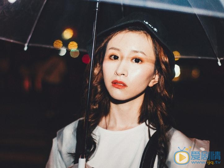 叶斯琦夜色写真 叶斯琦高清写真_叶斯琦高清剧照