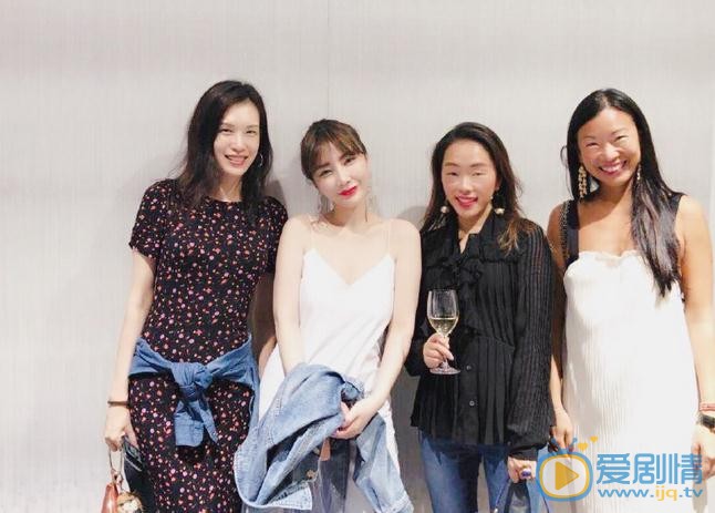 佟晨洁与人合照 佟晨洁高清写真_佟晨洁高清剧照