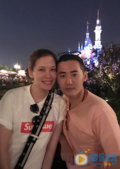佟晨洁与人合照 佟晨洁高清写真_佟晨洁高清剧照