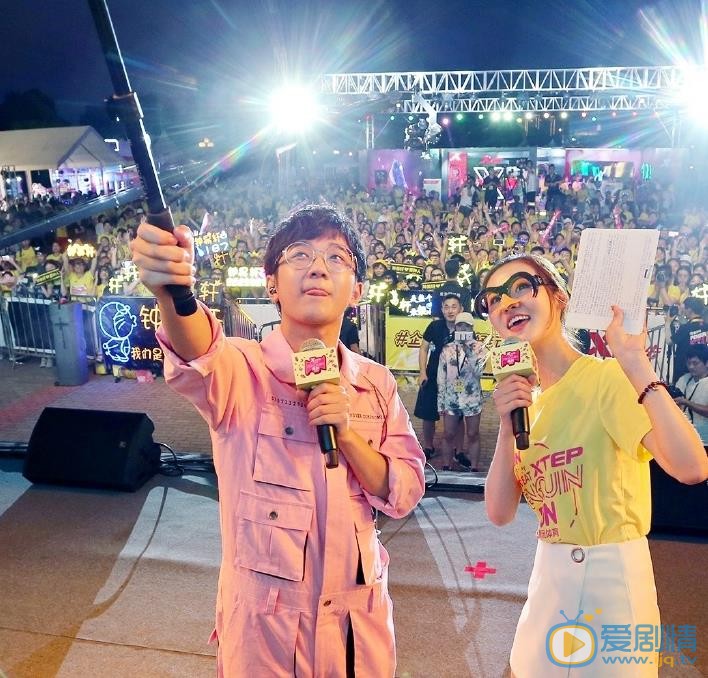 钟易轩演唱会照 钟易轩高清写真_钟易轩高清剧照