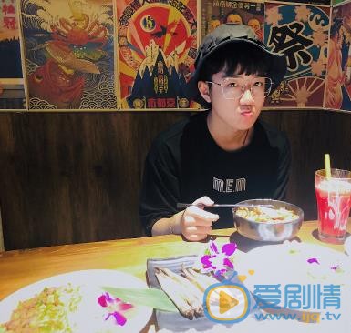 钟易轩生活照 钟易轩高清写真_钟易轩高清剧照