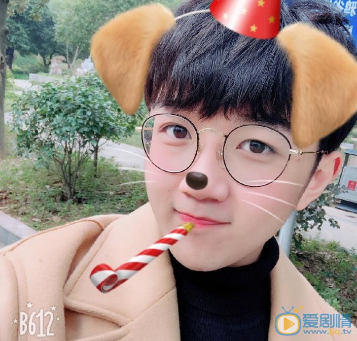 钟易轩自拍照 钟易轩高清写真_钟易轩高清剧照