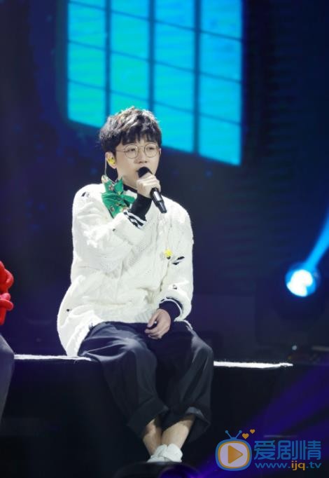 钟易轩演唱会照 钟易轩高清写真_钟易轩高清剧照