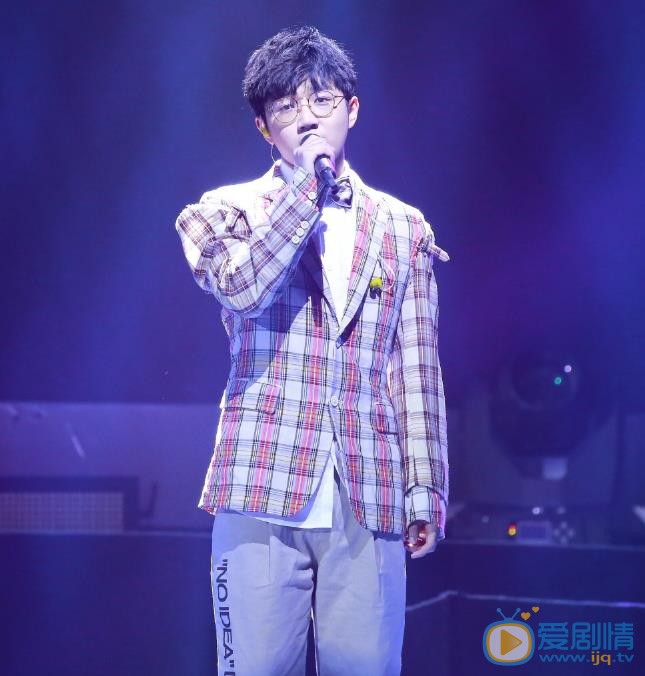钟易轩演唱会照 钟易轩高清写真_钟易轩高清剧照