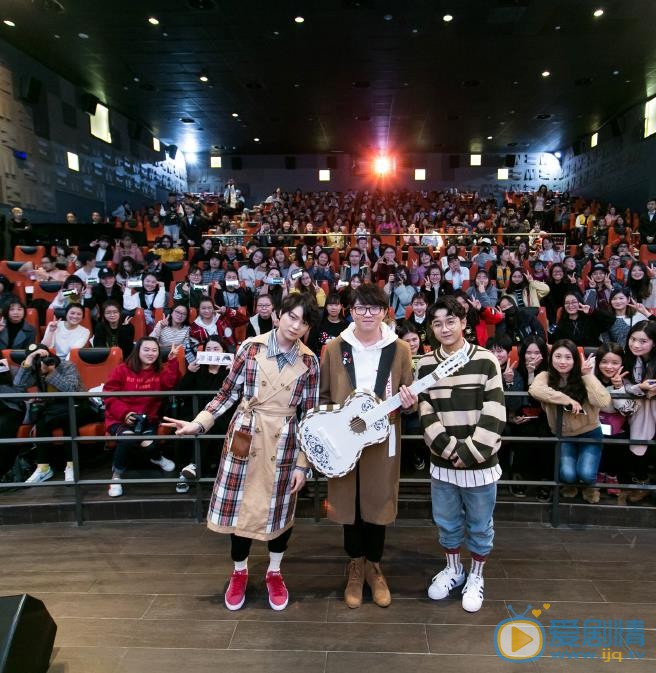 钟易轩演唱会照 钟易轩高清写真_钟易轩高清剧照