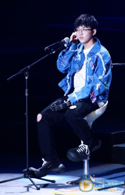 钟易轩演唱会照 钟易轩高清写真_钟易轩高清剧照