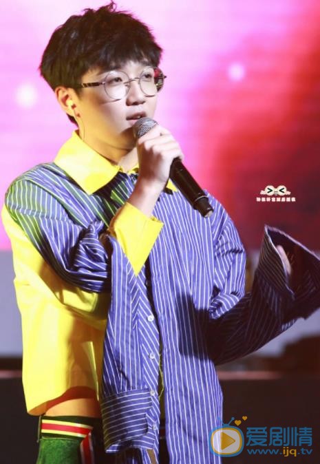 钟易轩演唱会照 钟易轩高清写真_钟易轩高清剧照