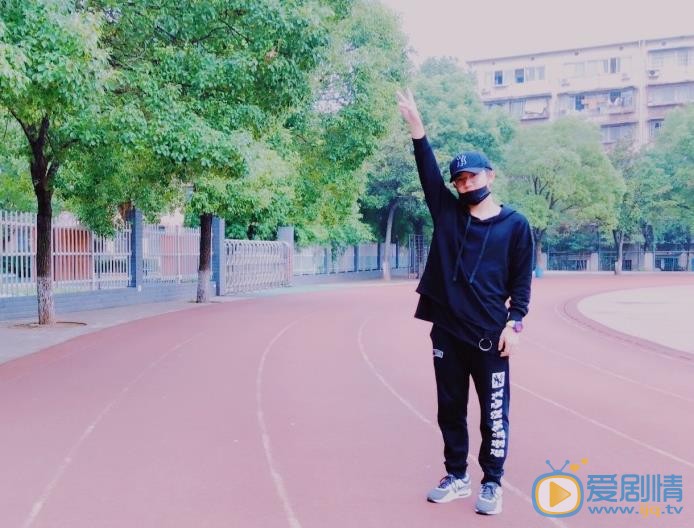 钟易轩休闲写真 钟易轩高清写真_钟易轩高清剧照