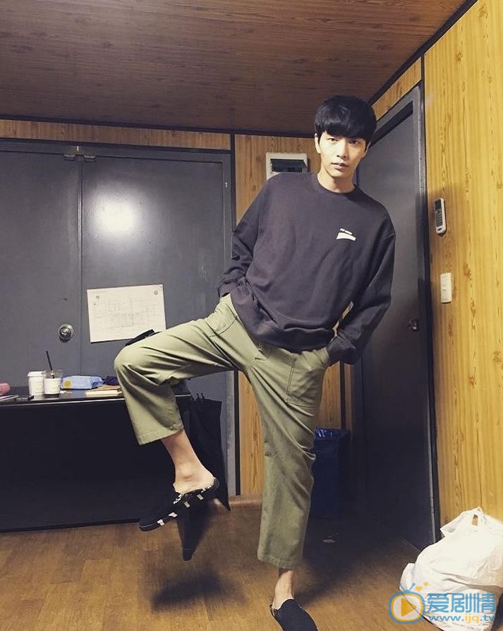 李民基生活照 李民基高清写真_李民基高清剧照