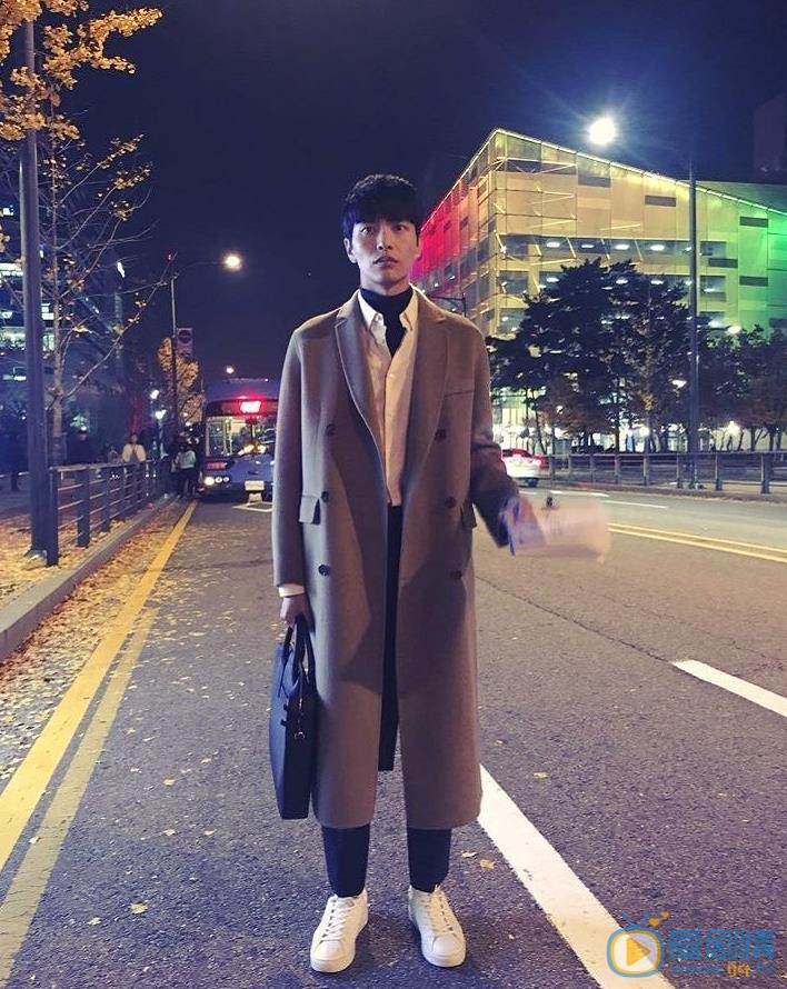 李民基生活照 李民基高清写真_李民基高清剧照