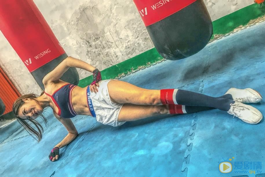 郑伊人运动健身照 郑伊人高清写真_郑伊人高清剧照