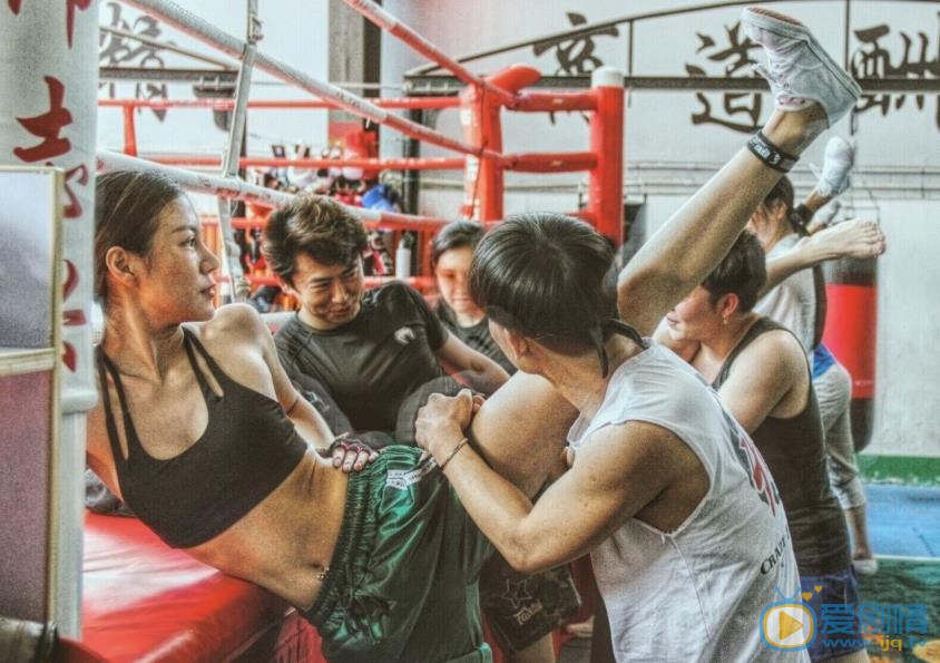 郑伊人运动健身照 郑伊人高清写真_郑伊人高清剧照