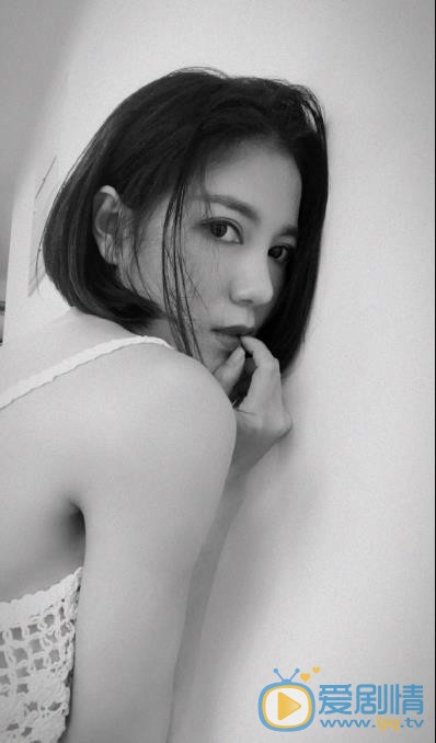 郑伊人性感写真