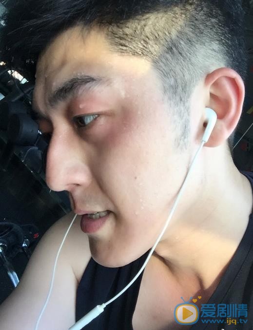 李易霖生活照 李易霖高清写真_李易霖高清剧照