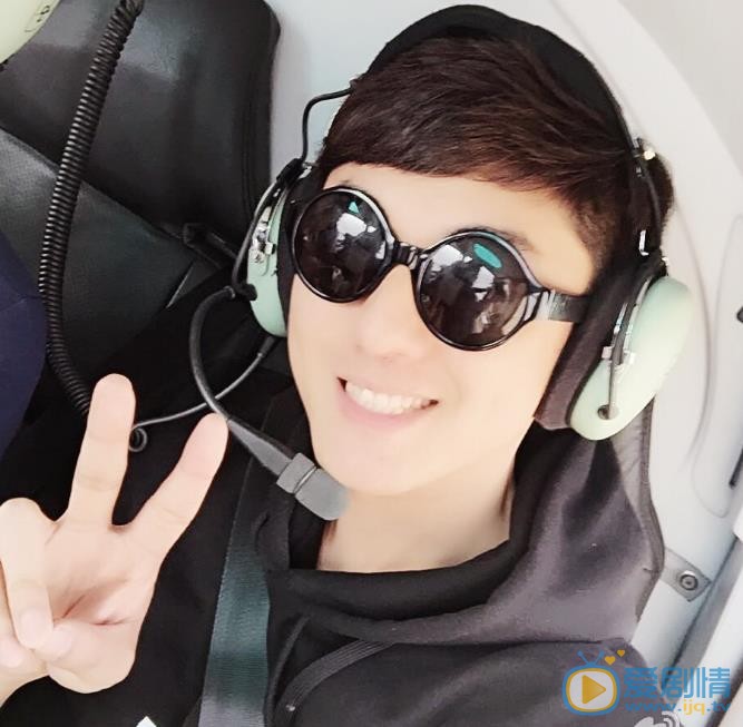 李易霖生活照 李易霖高清写真_李易霖高清剧照
