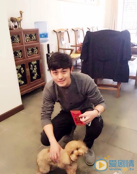 李易霖生活照 李易霖高清写真_李易霖高清剧照