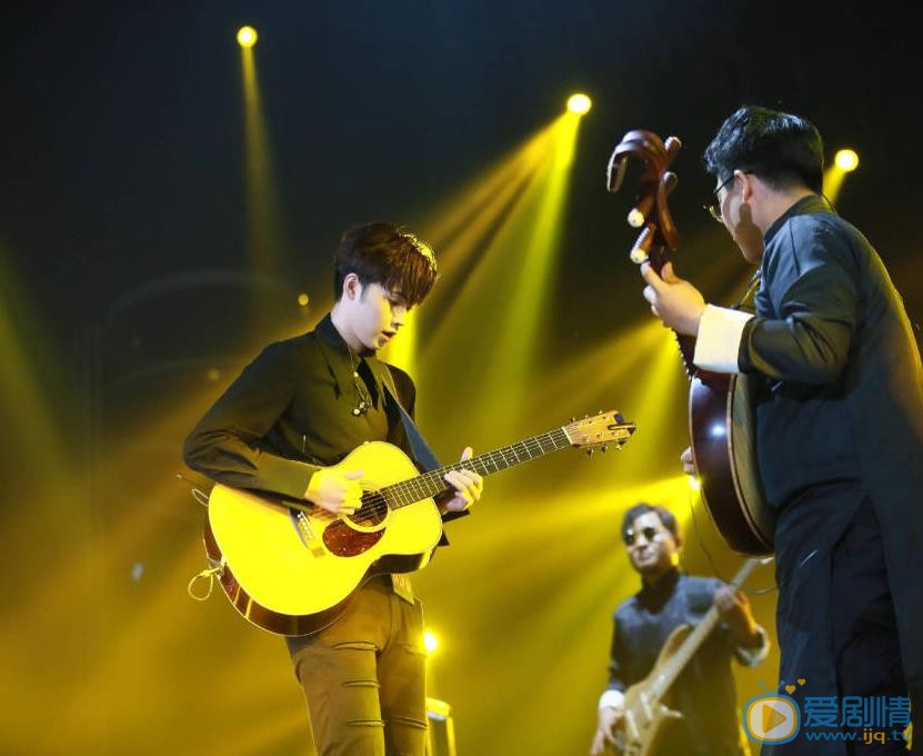 张洢豪明日之子全国巡回演唱会照 张洢豪高清写真_张洢豪高清剧照