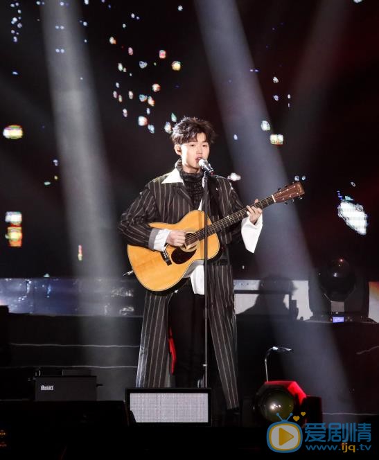 张洢豪明日之子全国巡回演唱会照 张洢豪高清写真_张洢豪高清剧照