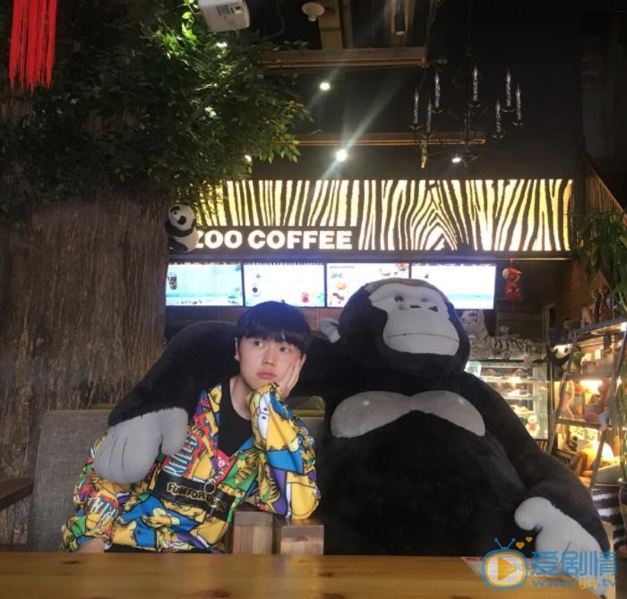 张洢豪生活照 张洢豪高清写真_张洢豪高清剧照