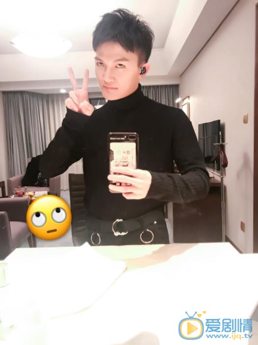 周深自拍照 周深高清写真_周深高清剧照
