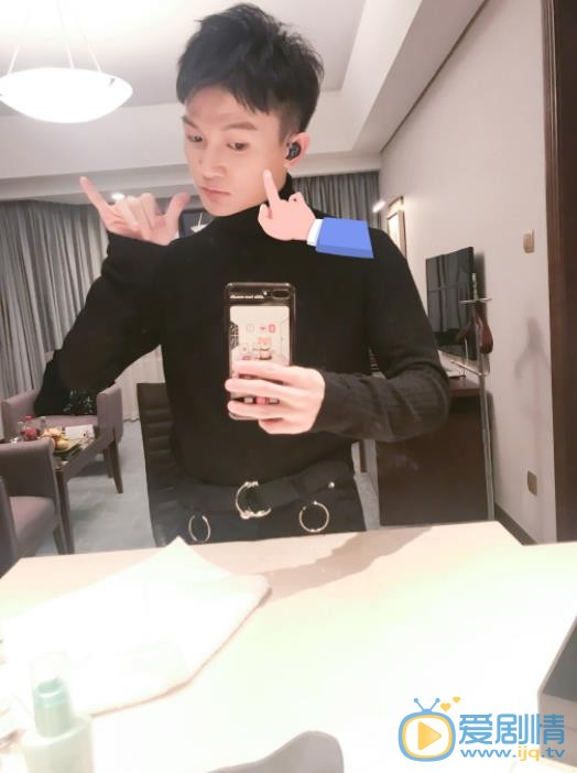 周深自拍照 周深高清写真_周深高清剧照