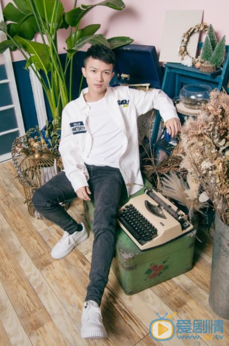周深时尚写真 周深高清写真_周深高清剧照