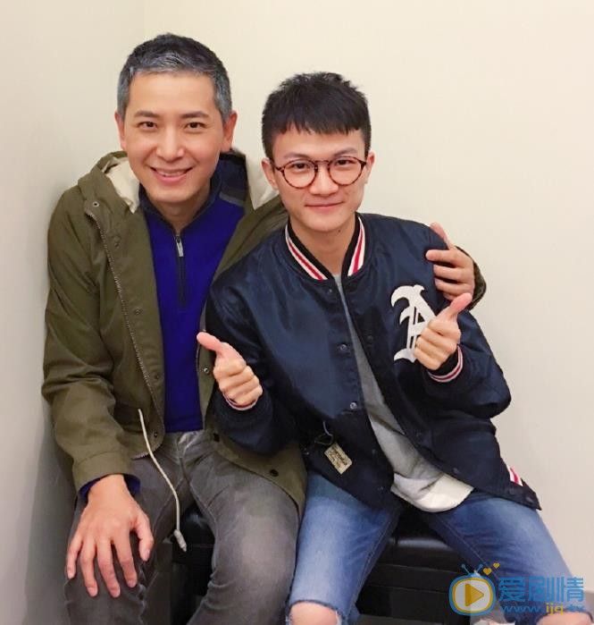 周深与他人合照 周深与他人合照