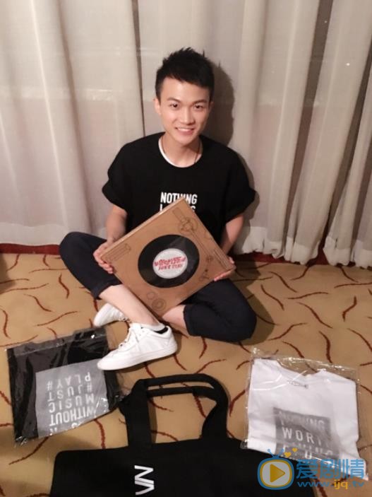 周深现场照 周深高清写真_周深高清剧照