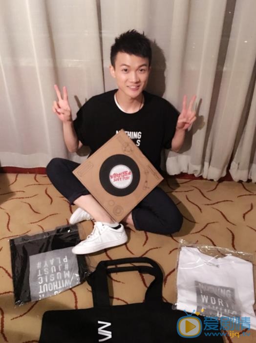 周深现场照 周深高清写真_周深高清剧照