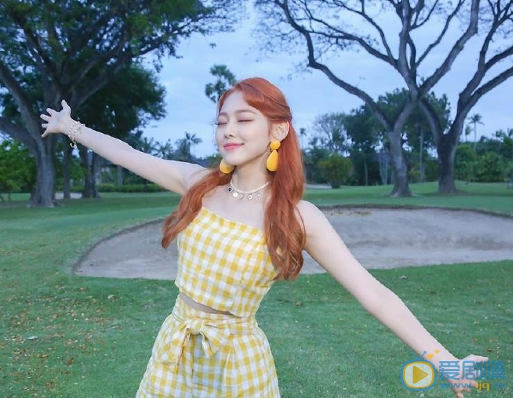 康美娜户外写真 康美娜高清写真_康美娜高清剧照