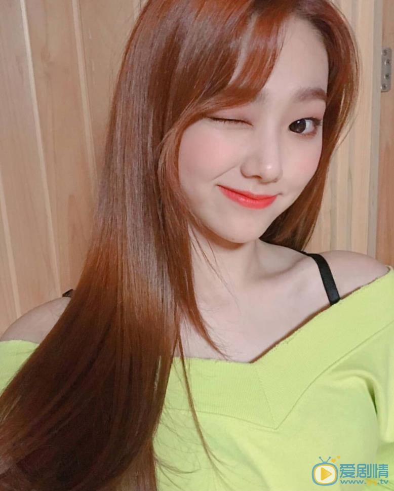 康美娜可爱自拍 康美娜高清写真_康美娜高清剧照