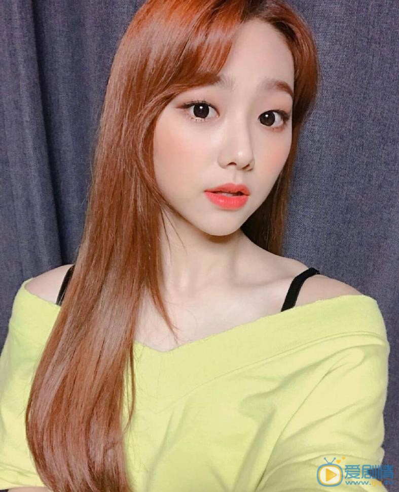 康美娜可爱自拍 康美娜高清写真_康美娜高清剧照