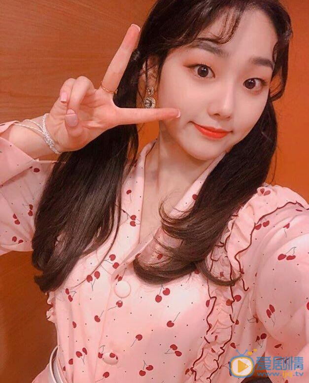 康美娜自拍照 康美娜高清写真_康美娜高清剧照