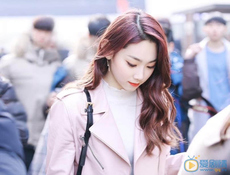 康美娜街拍照 康美娜高清写真_康美娜高清剧照