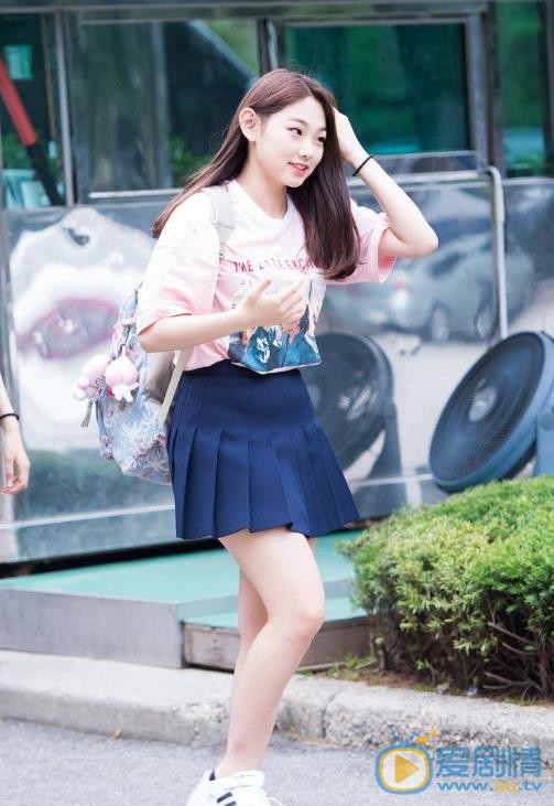 康美娜街拍照 康美娜高清写真_康美娜高清剧照