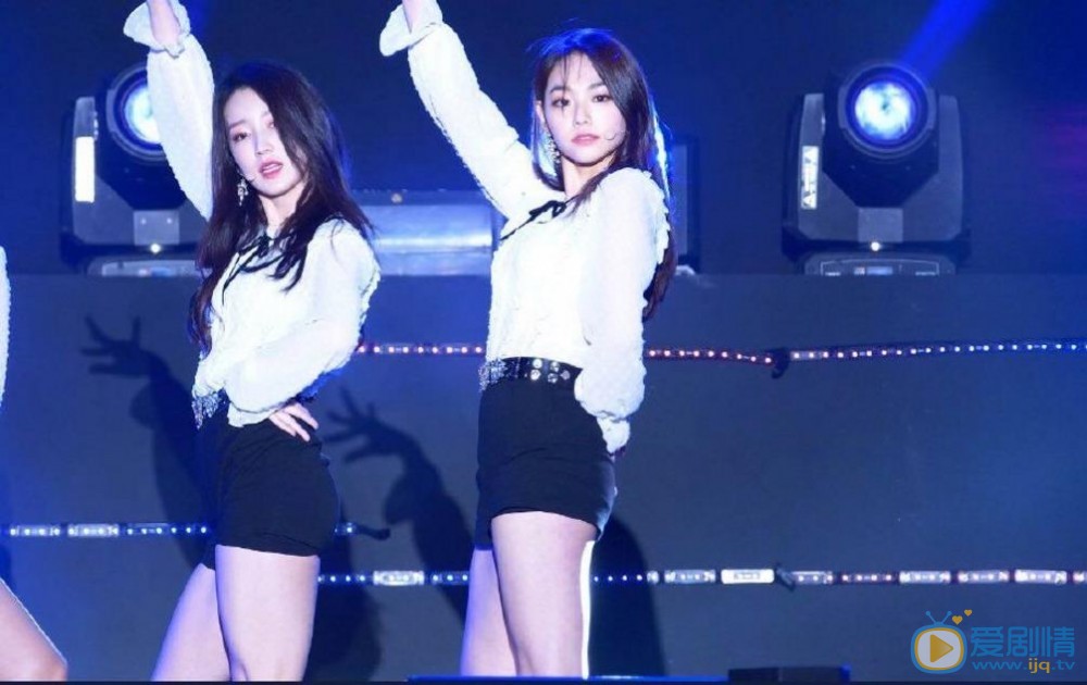 康美娜演唱会现场照 康美娜高清写真_康美娜高清剧照