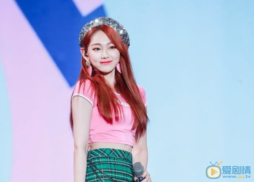 康美娜演唱会现场照 康美娜高清写真_康美娜高清剧照