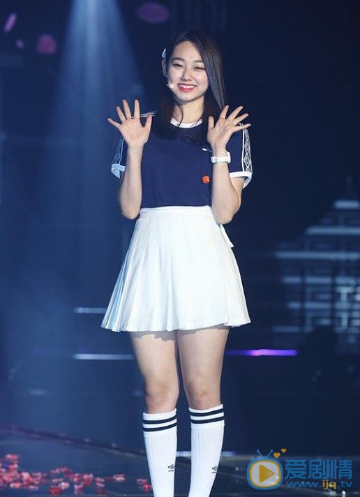 康美娜演唱会现场照 康美娜高清写真_康美娜高清剧照