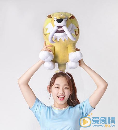 康美娜早期照 康美娜高清写真_康美娜高清剧照
