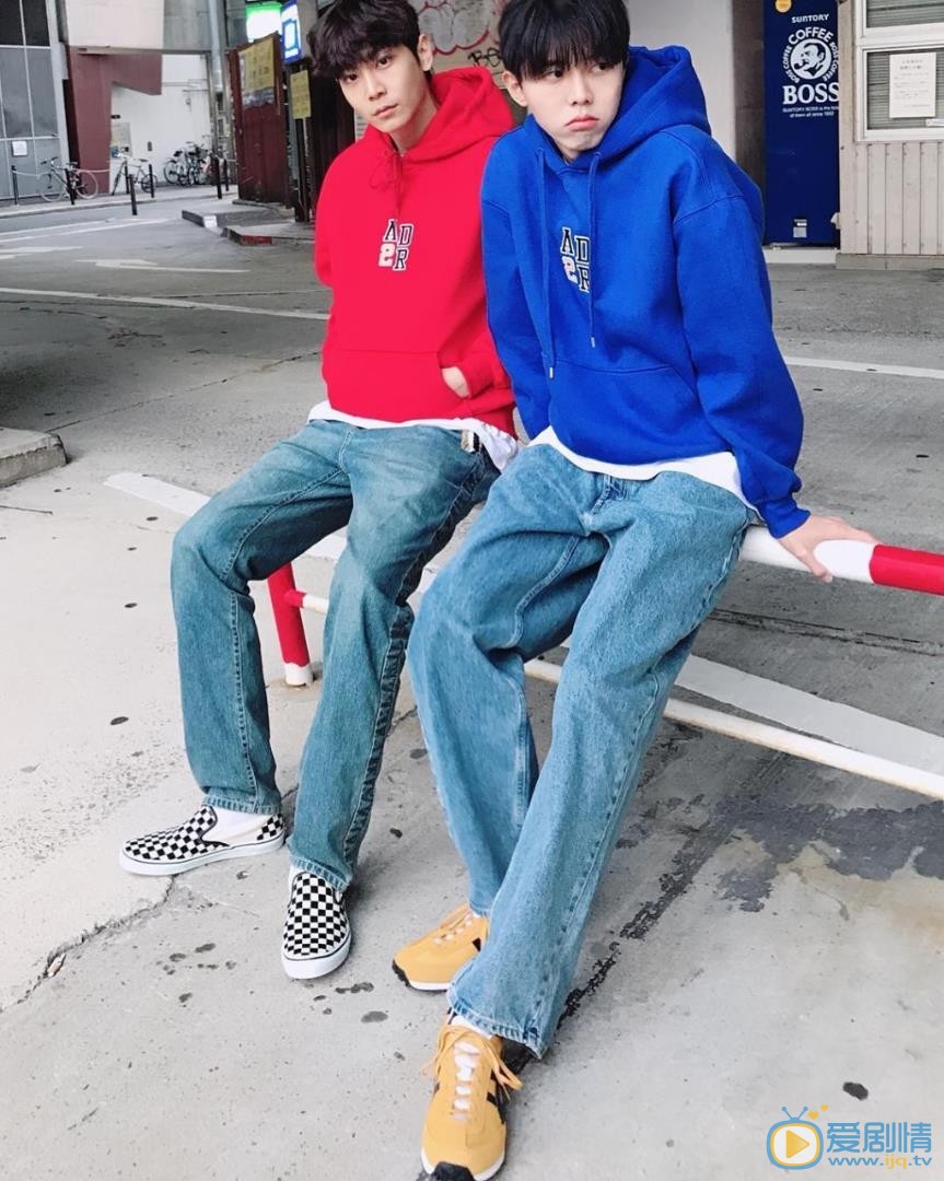 朱宇宰与人合照 朱宇宰高清写真_朱宇宰高清剧照