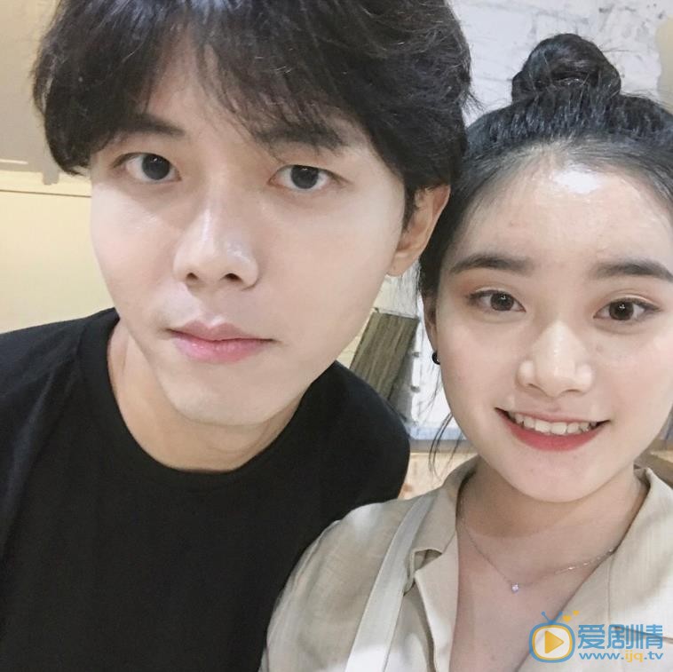 朱宇宰与人合照 朱宇宰高清写真_朱宇宰高清剧照