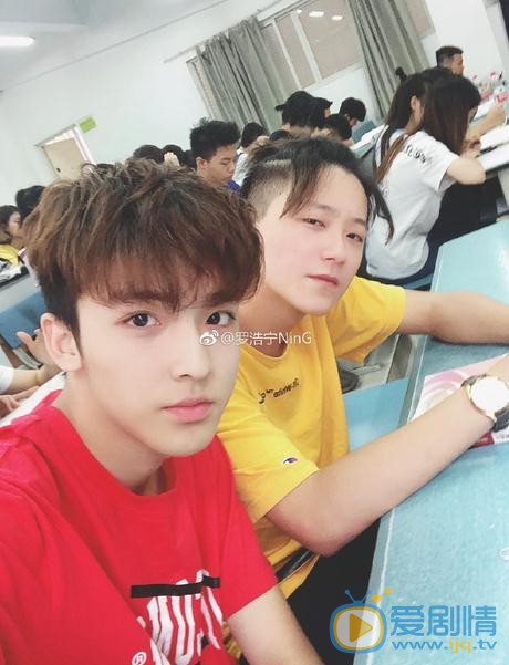 罗浩宁与人合照 罗浩宁高清写真_罗浩宁高清剧照