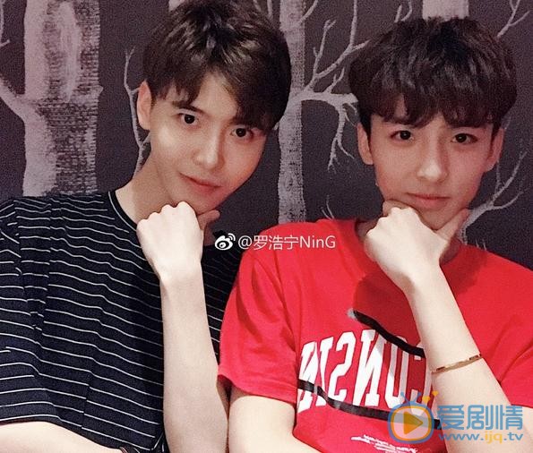 罗浩宁与人合照 罗浩宁高清写真_罗浩宁高清剧照