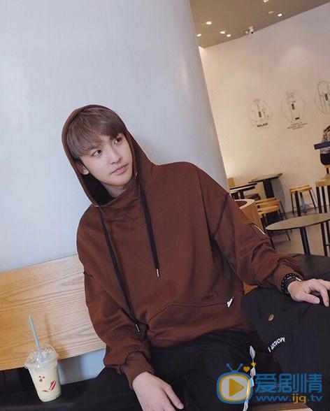 罗浩宁生活照 罗浩宁高清写真_罗浩宁高清剧照