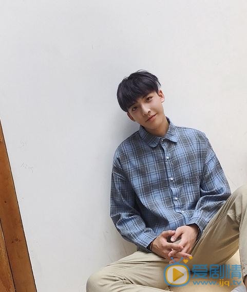 罗浩宁街拍写真 罗浩宁高清写真_罗浩宁高清剧照