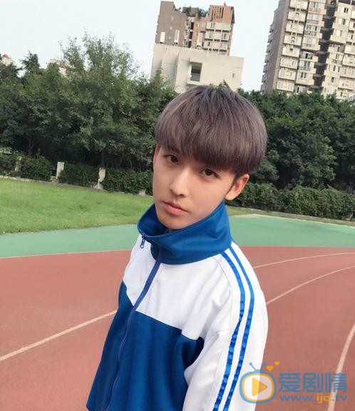 罗浩宁制服写真 罗浩宁高清写真_罗浩宁高清剧照