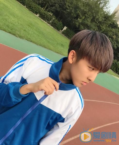 罗浩宁制服写真 罗浩宁高清写真_罗浩宁高清剧照