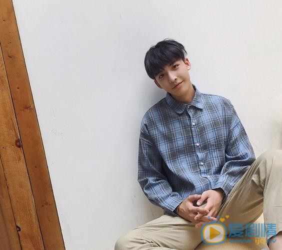 罗浩宁街拍写真 罗浩宁高清写真_罗浩宁高清剧照