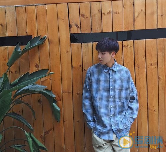 罗浩宁街拍写真 罗浩宁高清写真_罗浩宁高清剧照