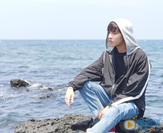 罗浩宁海边写真 罗浩宁高清写真_罗浩宁高清剧照